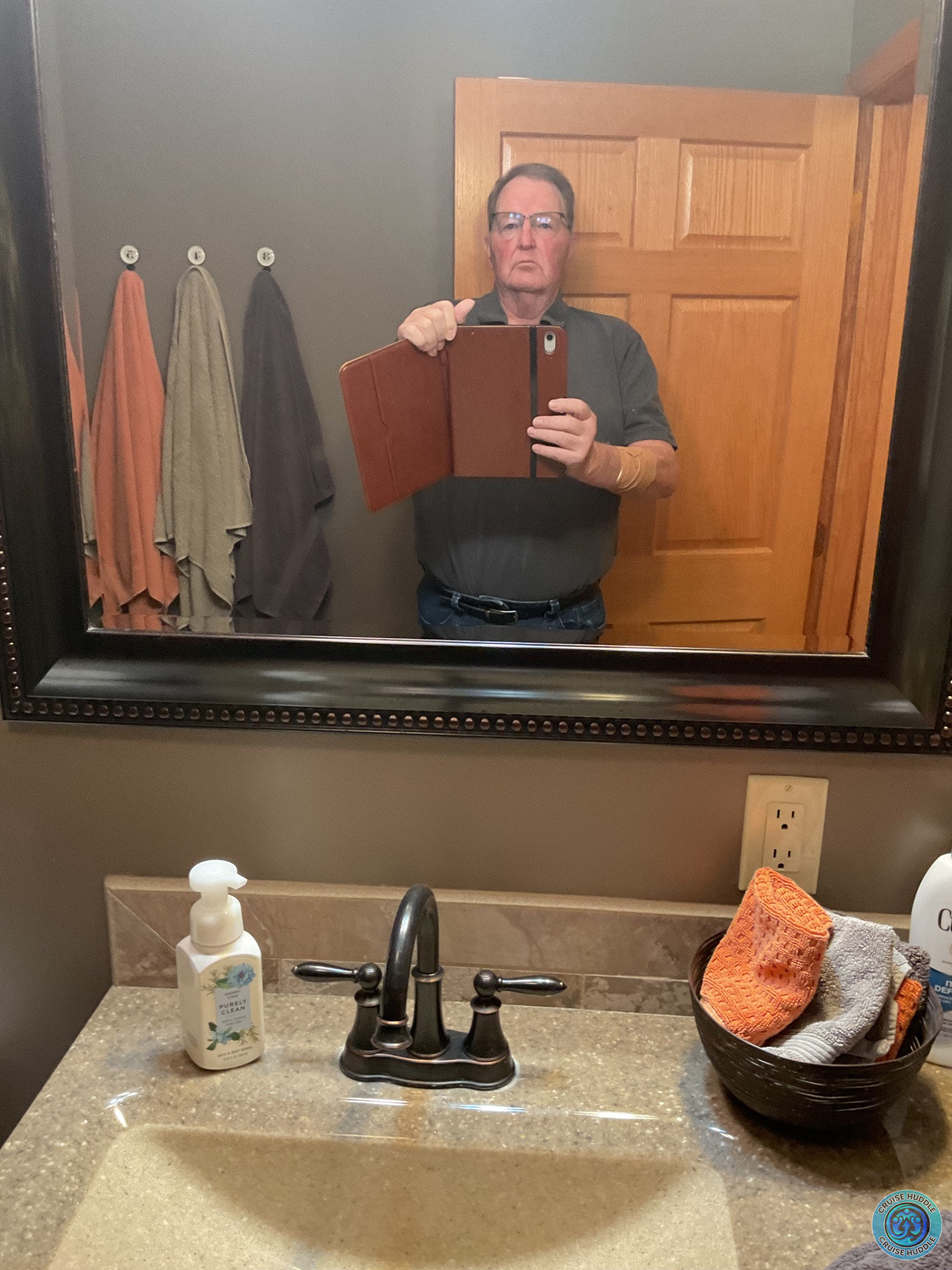 Hello, looking for new friends