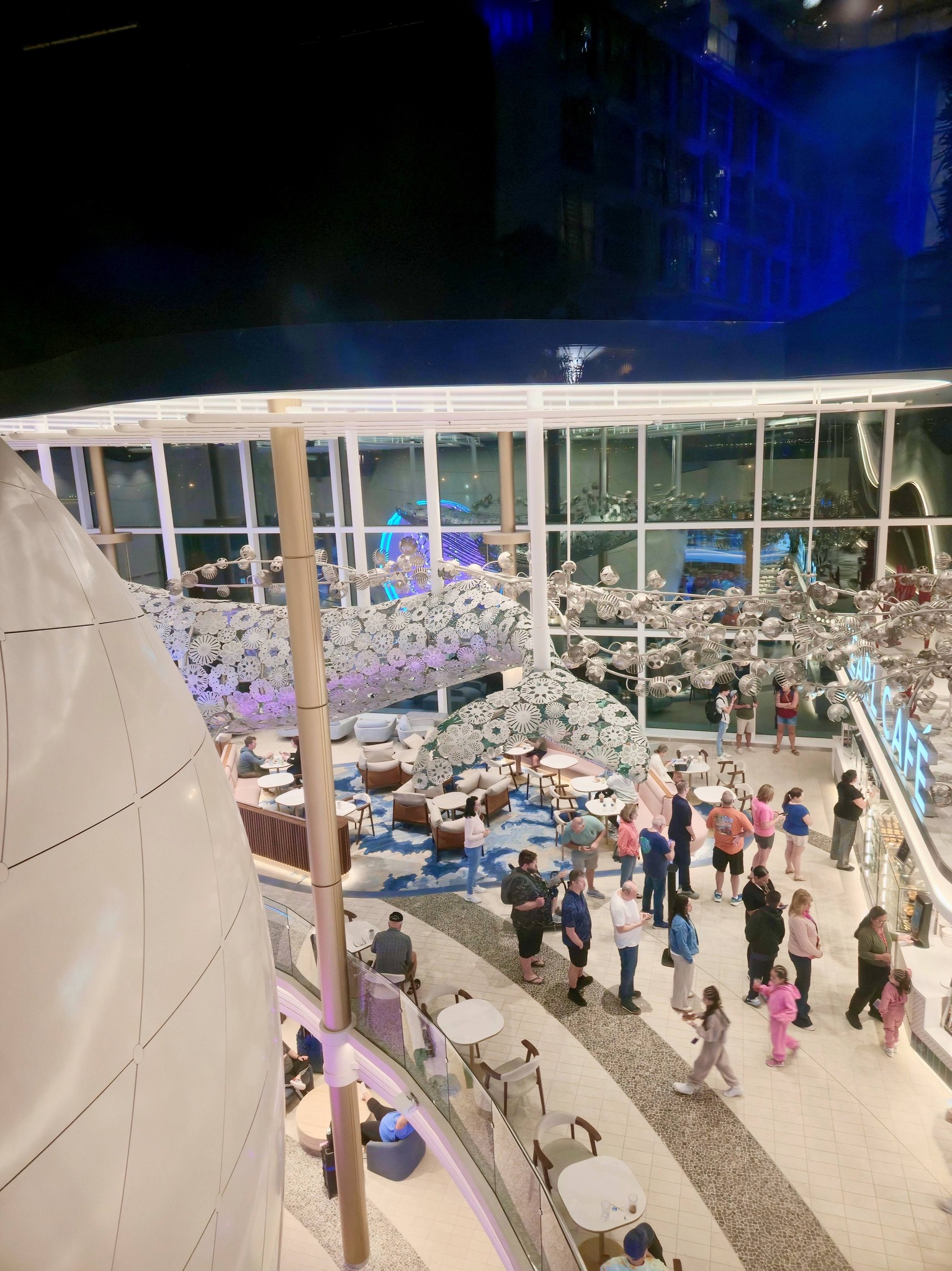 Icon of the Seas in December — Mixed Feelings, But the People Made It Worth It