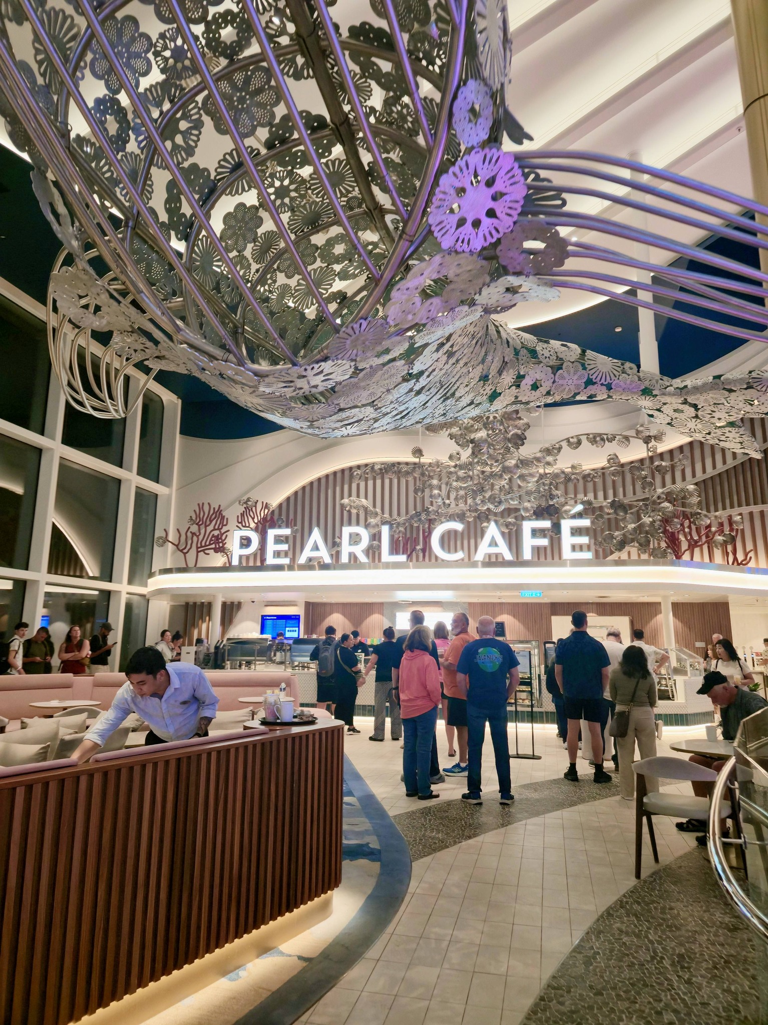 Icon of the Seas in December — Mixed Feelings, But the People Made It Worth It